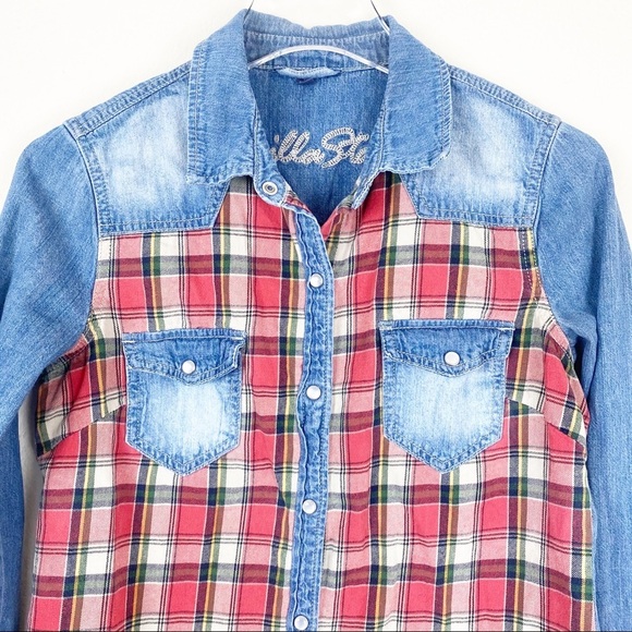 VANILLA STAR BUTTON DOWN JEAN RED PLAID TOP MEDIUM - Picture 2 of 6